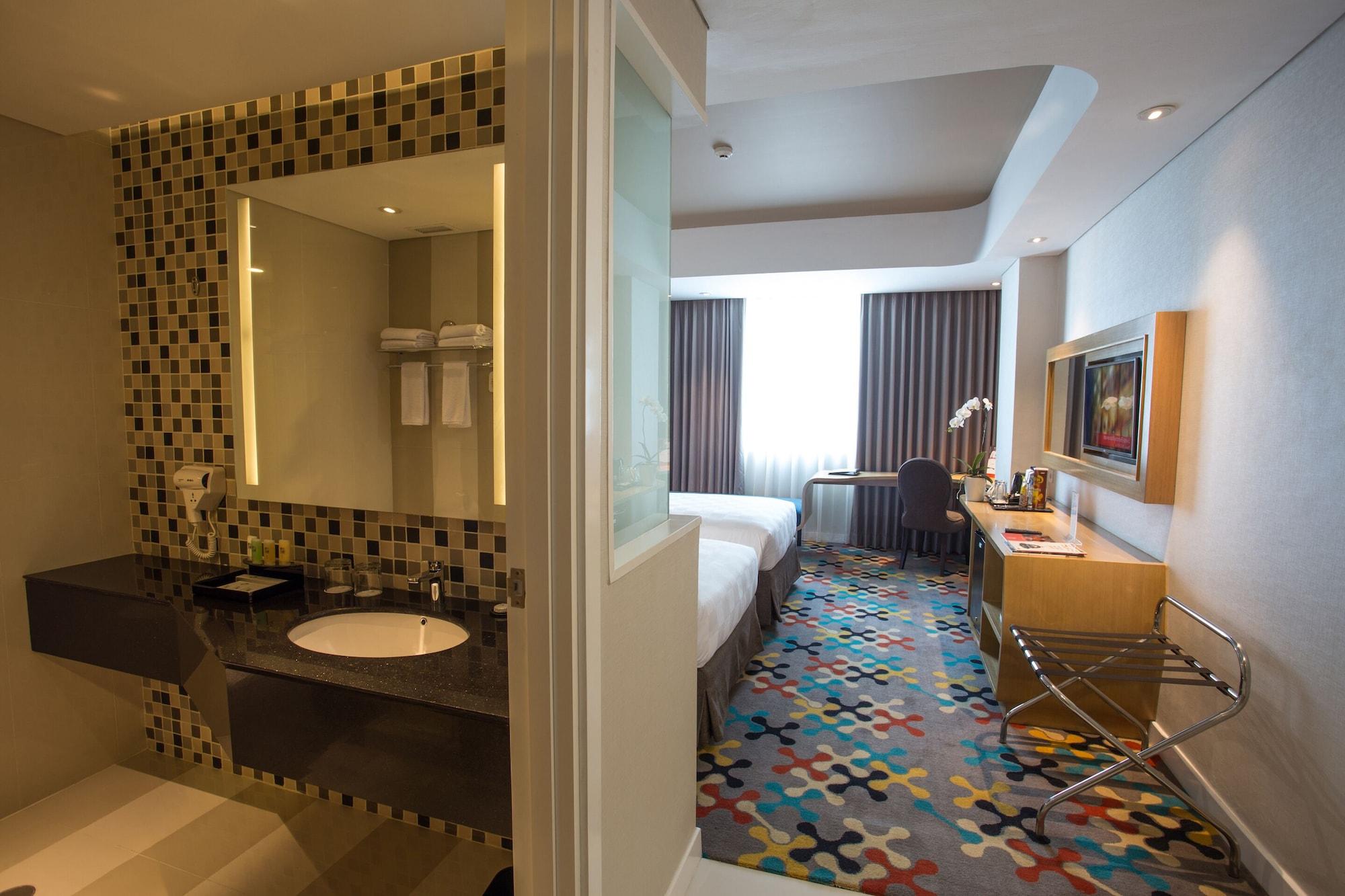 Hotel Ciputra Cibubur Managed By Swiss-Belhotel International Luaran gambar