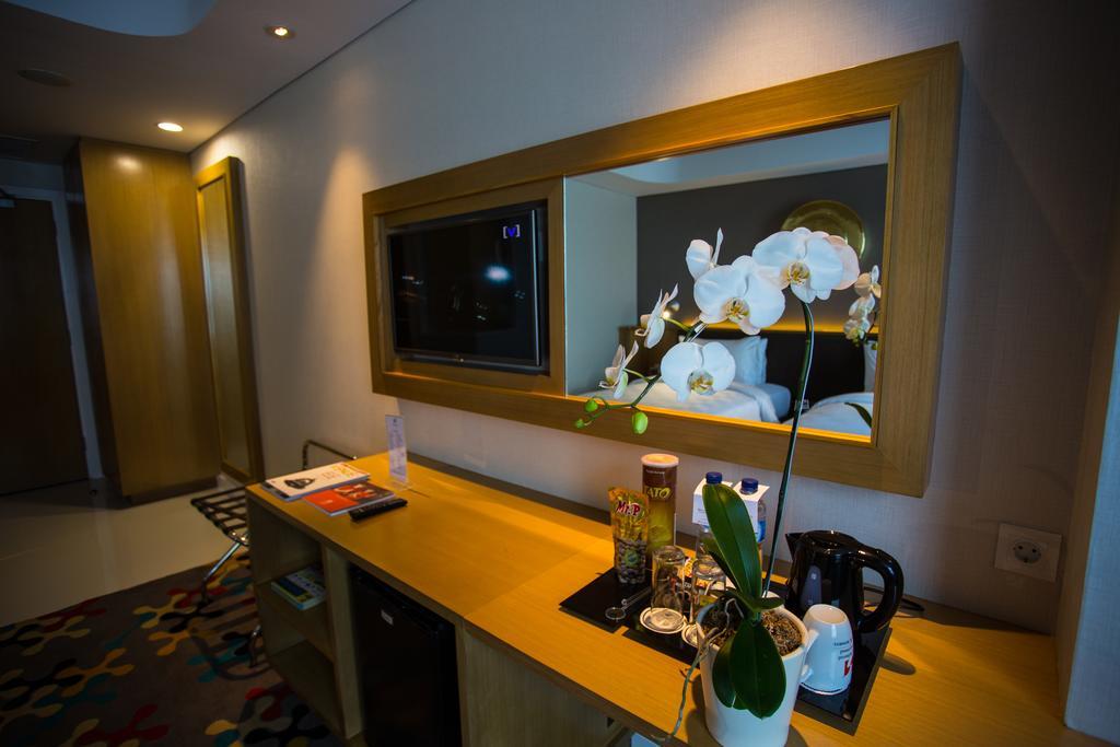 Hotel Ciputra Cibubur Managed By Swiss-Belhotel International Luaran gambar